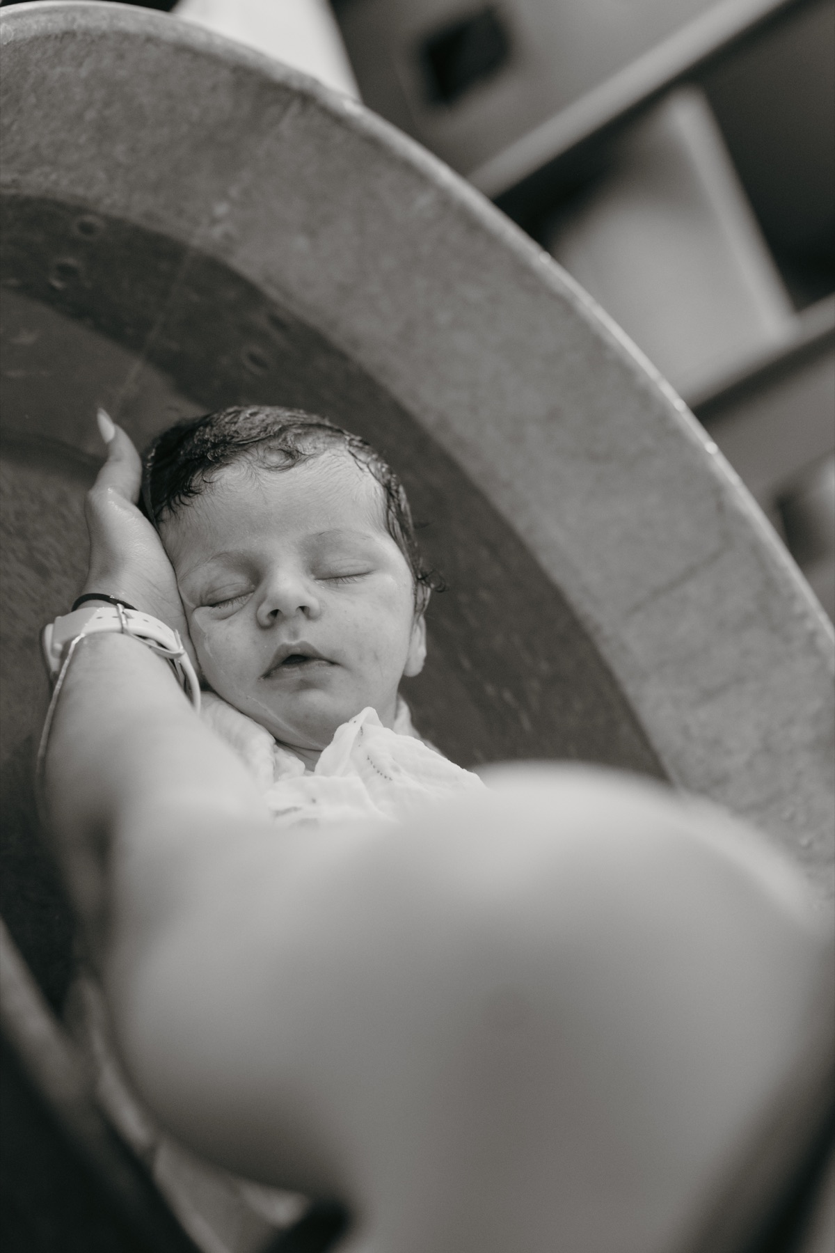Bain de naissance et gestes tendres