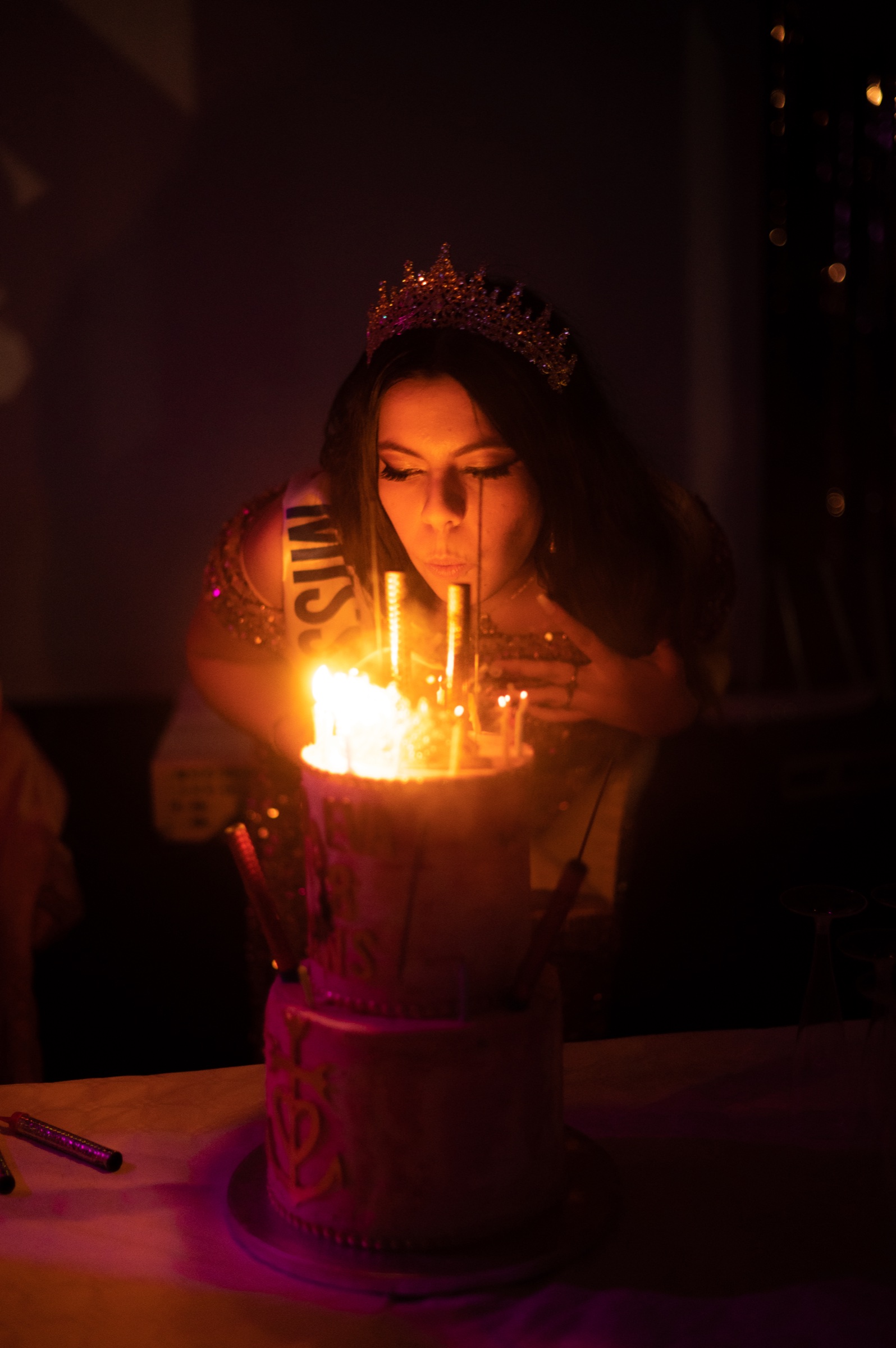 Un anniversaire célébré à la lumière des bougies