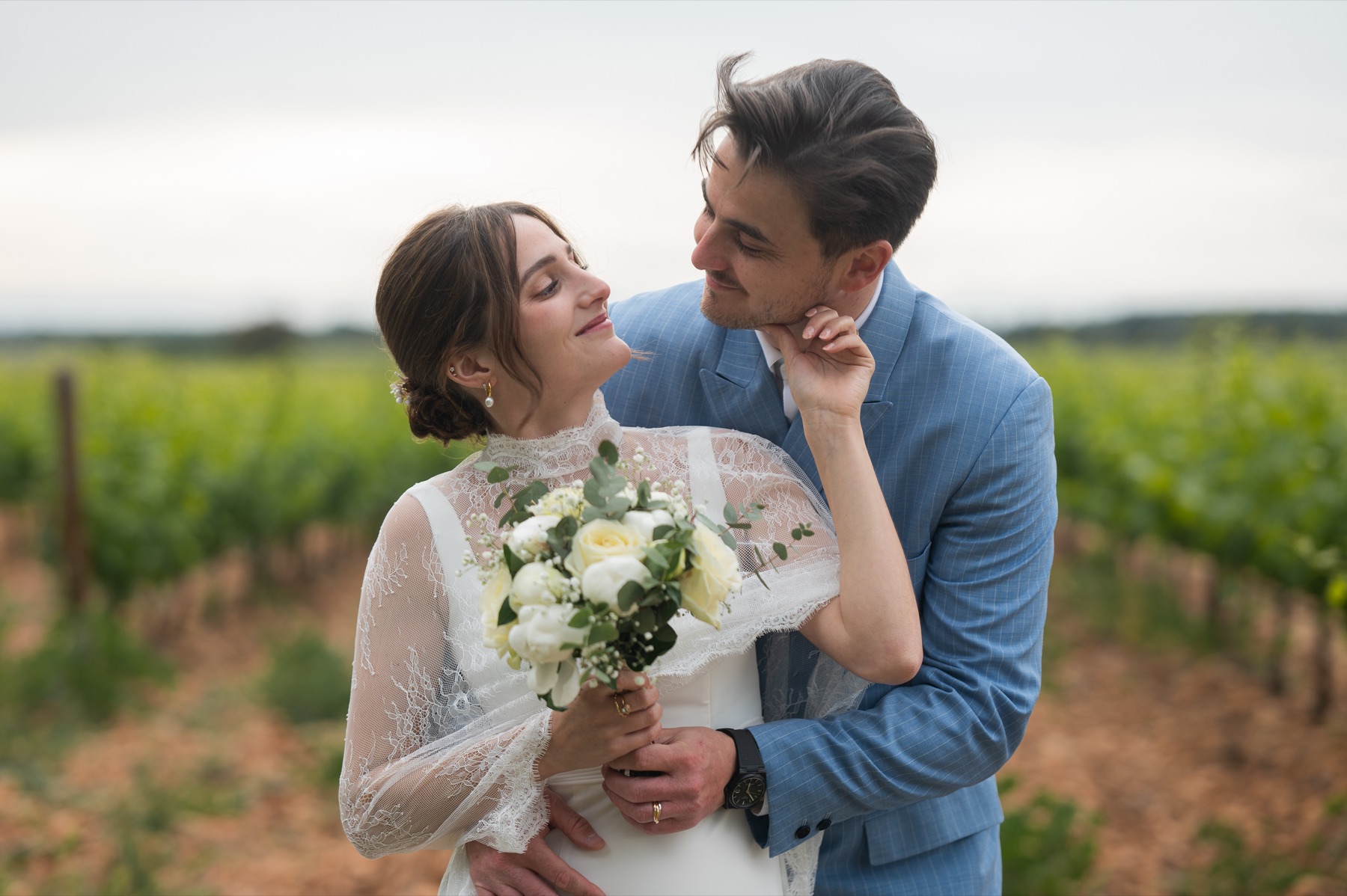 Clara et Alexandre dans les vignes