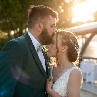 ✨ 𝐌𝐚𝐫𝐢𝐚𝐠𝐞𝐬 𝟐𝟎𝟐𝟔 – 𝐈𝐥 𝐞𝐬𝐭 𝐞𝐧𝐜𝐨𝐫𝐞 𝐭𝐞𝐦𝐩𝐬 𝐝𝐞 𝐫𝐞́𝐬𝐞𝐫𝐯𝐞𝐫 ! ✨
Les réservations sont ouvertes 🤍
2026 est déjà bien remplie, mais 𝐢𝐥 𝐫𝐞𝐬𝐭𝐞 𝐞𝐧𝐜𝐨𝐫𝐞 𝐪𝐮𝐞𝐥𝐪𝐮𝐞𝐬 𝐩𝐥𝐚𝐜𝐞𝐬 𝐝𝐢𝐬𝐩𝐨𝐧𝐢𝐛𝐥𝐞𝐬.
Votre histoire mérite d’être racontée avec émotion, authenticité et élégance. C’est donc le moment idéal pour 𝐫𝐞́𝐬𝐞𝐫𝐯𝐞𝐫 𝐯𝐨𝐭𝐫𝐞 𝐫𝐞𝐩𝐨𝐫𝐭𝐚𝐠𝐞 𝐝𝐞 𝐦𝐚𝐫𝐢𝐚𝐠𝐞 et sécuriser votre date.
💍 𝐎𝐟𝐟𝐫𝐞 𝐬𝐩𝐞́𝐜𝐢𝐚𝐥𝐞 : Pour toute réservation, 𝐣’𝐨𝐟𝐟𝐫𝐞 𝐮𝐧𝐞 𝐬𝐞́𝐚𝐧𝐜𝐞 𝐞𝐧𝐠𝐚𝐠𝐞𝐦𝐞𝐧𝐭 à tous mes mariés ✨
📅 𝐋𝐞𝐬 𝐝𝐚𝐭𝐞𝐬 𝐬𝐨𝐧𝐭 𝐥𝐢𝐦𝐢𝐭𝐞́𝐞𝐬 !
📩 𝐀𝐥𝐨𝐫𝐬 𝐂𝐨𝐧𝐭𝐚𝐜𝐭𝐞𝐳-𝐦𝐨𝐢 en message privé pour recevoir les informations et les disponibilités
Hâte de raconter votre plus belle journée 🤍
.
.
#mariage2026 #ReportageMariage #PhotographeMariage #photographenimes