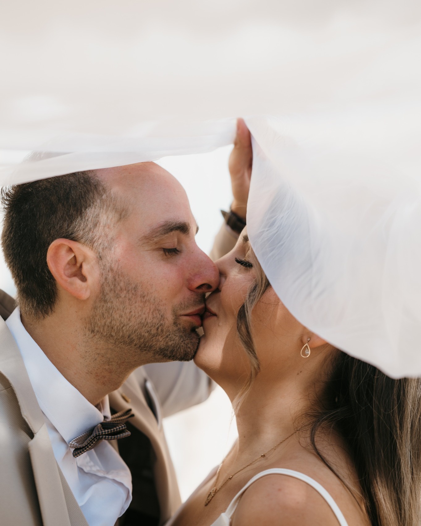 ❤️ 𝐎𝐅𝐅𝐑𝐄 𝐒𝐏𝐄́𝐂𝐈𝐀𝐋𝐄 : 𝐌𝐀𝐑𝐈𝐀𝐆𝐄 𝐂𝐈𝐕𝐈𝐋 ❤️

Il y a ceux qui choisissent de célébrer leur mariage civil la veille ou quelques mois avant le grand jour, en petit comité…

Et il y a ceux qui souhaitent simplement de beaux souvenirs, même sans photographe toute la journée.

Pour vous, j’ai créé 𝐮𝐧𝐞 𝐟𝐨𝐫𝐦𝐮𝐥𝐞 𝐭𝐨𝐮𝐭𝐞 𝐝𝐨𝐮𝐜𝐞, adaptée à vos besoins ✨

📸 𝐂𝐞 𝐪𝐮𝐞 𝐣𝐞 𝐯𝐨𝐮𝐬 𝐩𝐫𝐨𝐩𝐨𝐬𝐞 :
• Le reportage complet de votre cérémonie civile
• Les photos de groupe
• Une séance couple pleine d’émotions
. Une galerie privée en ligne pour revivre chaque instant

💍 𝐔𝐧𝐞 𝐨𝐟𝐟𝐫𝐞 𝐚𝐮 𝐩𝐫𝐢𝐱 𝐭𝐨𝐮𝐭 𝐝𝐨𝐮𝐱 𝐝𝐞 𝟑𝟎𝟎€

Que votre mariage civil soit votre célébration principale ou un moment plus intime avant une cérémonie laïque ou religieuse, je vous accompagne avec bienveillance, naturel et créativité 🌿

⚠️ Offre valable les week-ends hors saison, ou en semaine durant la haute saison (hors jours fériés).
⏳ Présence de 𝟐 𝐡𝐞𝐮𝐫𝐞𝐬

𝐄𝐧𝐯𝐢𝐞 𝐝’𝐞𝐧 𝐬𝐚𝐯𝐨𝐢𝐫 𝐩𝐥𝐮𝐬 ?
📩 𝐂𝐢𝐧𝐝𝐲𝐟𝐥𝐩.𝐩𝐡𝐨𝐭𝐨𝐠𝐫𝐚𝐩𝐡𝐢𝐞@𝐠𝐦𝐚𝐢𝐥.𝐜𝐨𝐦
.
.
# #reportagemariage #photographemariage #photographenimes #nimes
