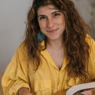 𝐒𝐄́𝐀𝐍𝐂𝐄 𝐏𝐇𝐎𝐓𝐎 𝐏𝐄𝐑𝐒𝐎𝐍𝐀𝐋 𝐁𝐑𝐀𝐍𝐃𝐈𝐍𝐆 ✨
Barbara de @_lafeepapillon est une entrepreneuse passionnée qui évolue dans l’univers du voyage, elle est travel planner : elle organise le voyage de vos rêves !
Il y a quelque temps, elle m’a contactée pour réaliser une séance photo branding afin d’avoir une jolie banque d’images à utiliser sur son site internet, ses réseaux sociaux et ses différents supports de communication.
Avant la séance, nous avons pris le temps d’échanger sur son activité, son univers et ce qu’elle souhaitait transmettre à travers ses photos. L’objectif était de créer des images naturelles, authentiques et à son image.
J’adore ce type de séance qui permet de mettre en lumière les entrepreneurs et leur personnalité, tout en leur offrant du contenu qu’ils pourront utiliser pendant plusieurs mois. 📸`
𝐄𝐭 𝐭𝐨𝐢, 𝐭𝐮 𝐚𝐬 𝐛𝐞𝐬𝐨𝐢𝐧 𝐝𝐞 𝐩𝐡𝐨𝐭𝐨𝐬 𝐩𝐫𝐨𝐟𝐞𝐬𝐬𝐢𝐨𝐧𝐧𝐞𝐥𝐥𝐞𝐬 𝐩𝐨𝐮𝐫 𝐦𝐞𝐭𝐭𝐫𝐞 𝐞𝐧 𝐯𝐚𝐥𝐞𝐮𝐫 𝐭𝐨𝐧 𝐚𝐜𝐭𝐢𝐯𝐢𝐭𝐞́ ? 𝐂𝐨𝐧𝐭𝐚𝐜𝐭𝐞-𝐦𝐨𝐢 𝐩𝐨𝐮𝐫 𝐪𝐮𝐞 𝐥’𝐨𝐧 𝐜𝐫𝐞́𝐞 𝐞𝐧𝐬𝐞𝐦𝐛𝐥𝐞 𝐝𝐞𝐬 𝐢𝐦𝐚𝐠𝐞𝐬 𝐪𝐮𝐢 𝐭𝐞 𝐫𝐞𝐬𝐬𝐞𝐦𝐛𝐥𝐞𝐧𝐭. ✨
.
.
📍 Montpellier, Nîmes & alentours
📩 Cindyflp.photographie@gmail.com
.
#personalbranding #photopro #photobranding #nimes #photographenimes