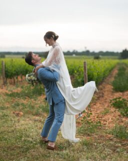 𝐕𝐨𝐬 𝐫𝐞𝐭𝐨𝐮𝐫𝐬…🤍
Recevoir vos mots après avoir eu la chance de raconter l'un des plus beaux jours de votre vie est la plus belle des récompenses. ✨
Chaque mariage est une histoire unique, et savoir que mes images vous permettent de revivre toutes ces émotions encore et encore me touche énormément.
Merci à tous les couples qui me font confiance et qui prennent le temps de partager leur ressenti. Vos retours sont précieux. 🤍
Et si le prochain témoignage était le vôtre…
📩 Contactez-moi pour raconter votre histoire.
📅 𝐋𝐞 𝐜𝐚𝐥𝐞𝐧𝐝𝐫𝐢𝐞𝐫 𝟐𝟎𝟐𝟕 𝐞𝐬𝐭 𝐨𝐮𝐯𝐞𝐫𝐭 (𝐥𝐞𝐬 𝐝𝐚𝐭𝐞𝐬 𝐩𝐚𝐫𝐭𝐞𝐧𝐭 𝐯𝐢𝐭𝐞 !).�
🎁 -𝟑𝟎 % 𝐬𝐮𝐫 𝐥𝐞𝐬 𝐝𝐞𝐫𝐧𝐢𝐞𝐫𝐬 𝐦𝐚𝐫𝐢𝐚𝐠𝐞𝐬 𝐝𝐢𝐬𝐩𝐨𝐧𝐢𝐛𝐥𝐞𝐬 𝐞𝐧 𝟐𝟎𝟐𝟔.
#mariage2026 #mariage2027 #photographenimes #nimes #photographemariage