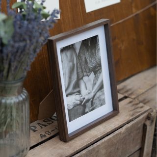 𝐕𝐨𝐬 𝐩𝐡𝐨𝐭𝐨𝐬 𝐝𝐞 𝐬𝐞́𝐚𝐧𝐜𝐞 𝐞𝐧𝐠𝐚𝐠𝐞𝐦𝐞𝐧𝐭… 🤍
Quel bonheur de retrouver vos photos de séance engagement le jour de votre mariage ! Les voir en grand format me fait toujours fondre… Elles racontent déjà le début de votre histoire. ✨
C'est pour cela que j'offre 𝐮𝐧𝐞 𝐬𝐞́𝐚𝐧𝐜𝐞 𝐞𝐧𝐠𝐚𝐠𝐞𝐦𝐞𝐧𝐭 à tous mes futurs mariés. Un moment privilégié pour faire connaissance, créer une vraie complicité, vous mettre à l'aise devant l'objectif et, pourquoi pas, réaliser de magnifiques photos pour vos faire-part ou votre décoration de mariage.
✨ Envie d'en savoir plus ? Contactez-moi, je serai ravie d'échanger avec vous sur votre joli projet.
.
.
📍Gard, Vaucluse, Herault & Bouches du Rhone
#mariage2027 #seanceengagmeent #photographemariage #reportagemariage #nimes